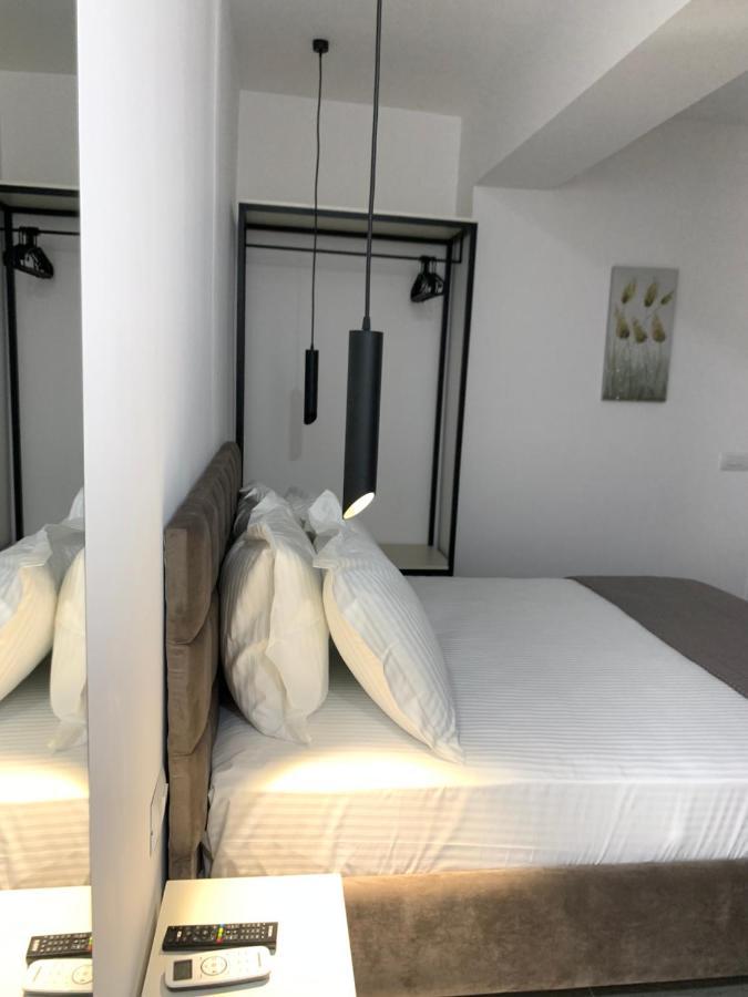 Kekezis Apartments Saranda Extérieur photo