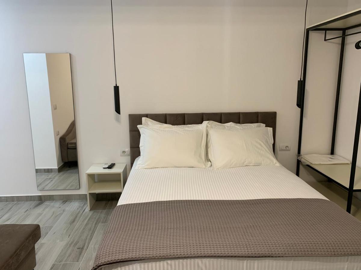 Kekezis Apartments Saranda Extérieur photo